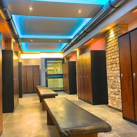 Altestaatsbank - Wohnen Inklusive Fitness & Wellness Apartman