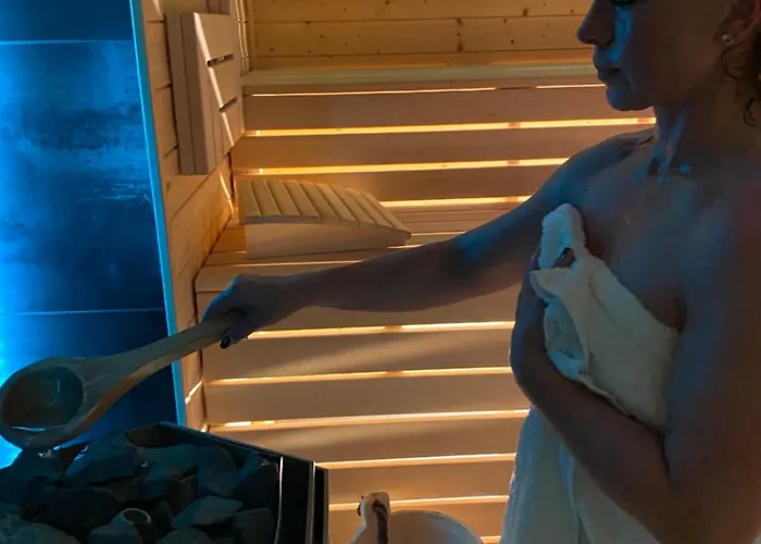 Altestaatsbank - Wohnen Inklusive Fitness & Wellness Apartman *